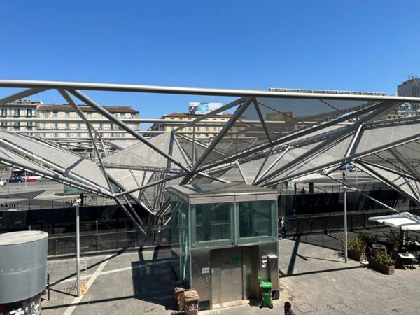 intera palazzina in vendita a Napoli in zona Pendino / San Giuseppe