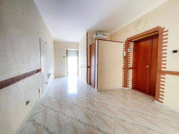 appartamento in vendita a Napoli in zona San Carlo all'Arena