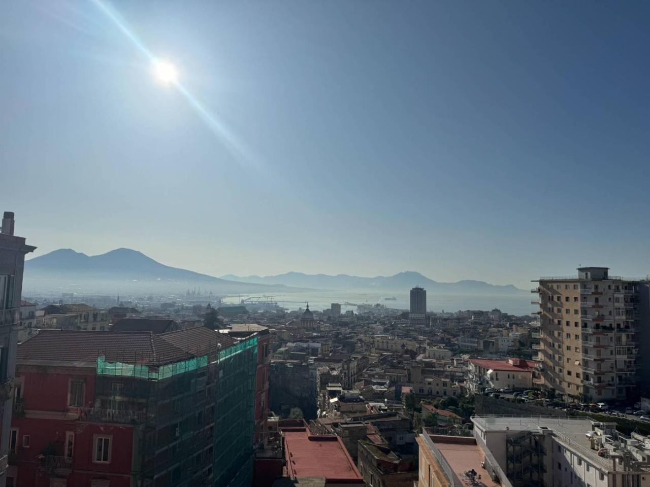 appartamento in vendita a Napoli in zona Chiaia