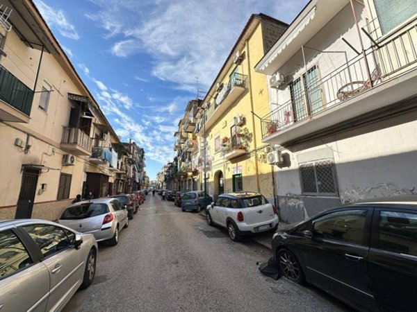 appartamento in vendita a Napoli in zona Secondigliano