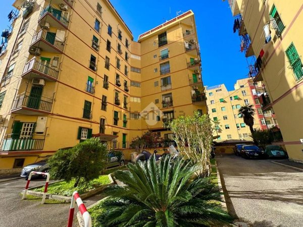 appartamento in vendita a Napoli in zona Fuorigrotta