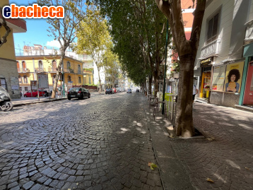 negozio in vendita a Napoli in zona Vomero