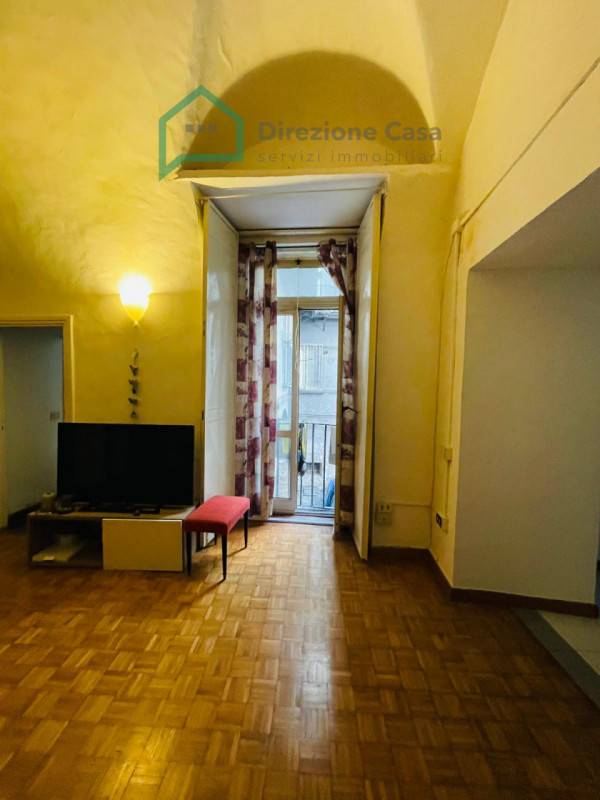 appartamento in vendita a Napoli in zona Chiaia