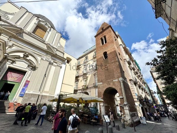 appartamento in vendita a Napoli in zona San Lorenzo