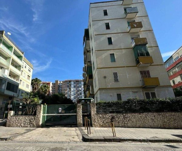 appartamento in vendita a Napoli in zona Fuorigrotta