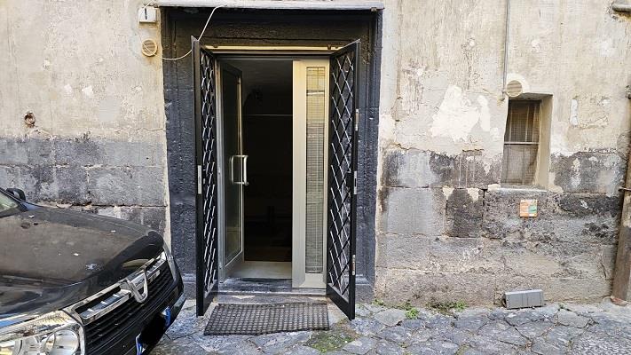 locale commerciale in vendita a Napoli