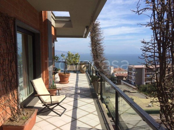 appartamento in vendita a Napoli in zona Posillipo