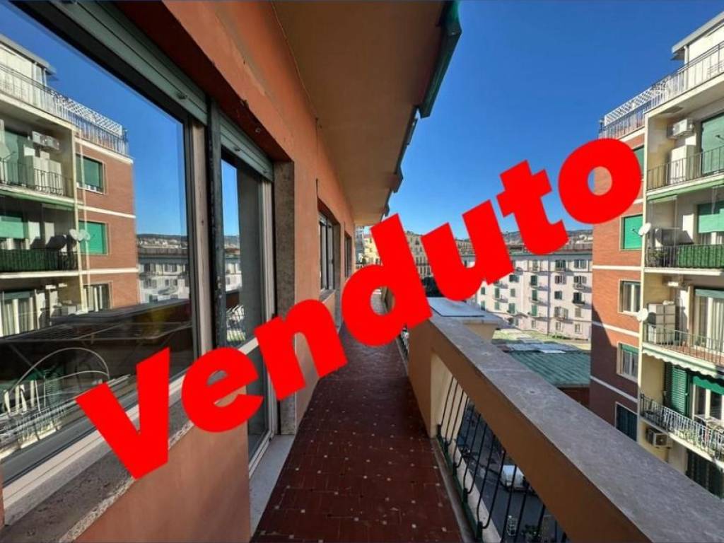 appartamento in vendita a Napoli in zona Arenella