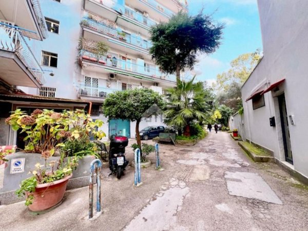appartamento in vendita a Napoli in zona Pianura