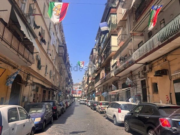appartamento in vendita a Napoli in zona Mercato