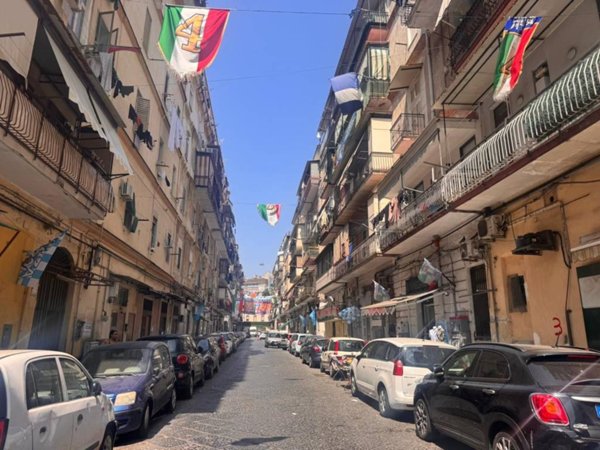 appartamento in vendita a Napoli in zona Mercato