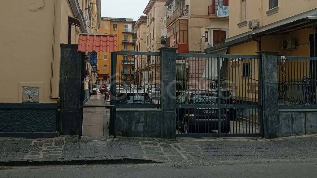 appartamento in vendita a Napoli in zona Fuorigrotta