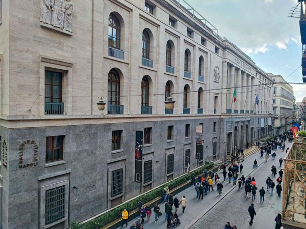 appartamento in vendita a Napoli in zona Stella