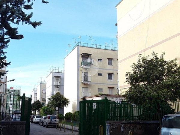 appartamento in vendita a Napoli in zona Barra