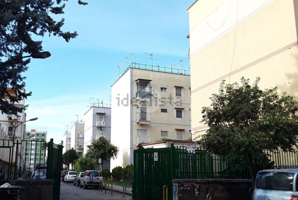 appartamento in vendita a Napoli in zona Barra