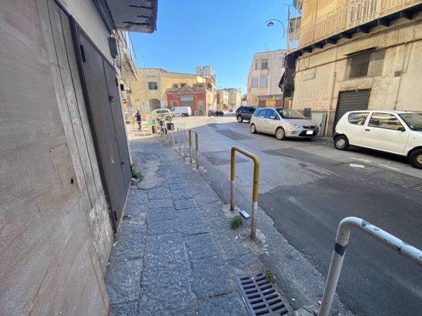 locale di sgombero in vendita a Napoli in zona Ponticelli