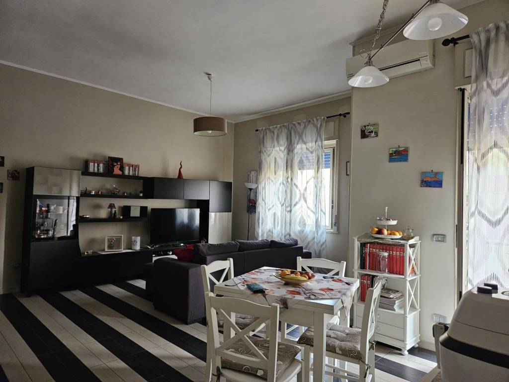 appartamento in vendita a Napoli in zona Fuorigrotta