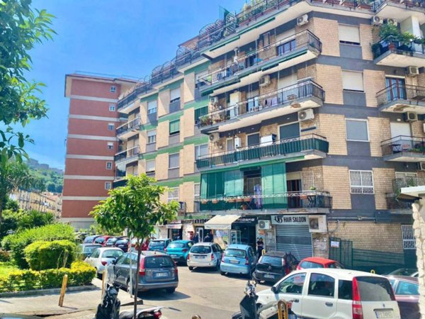 appartamento in vendita a Napoli in zona Bagnoli