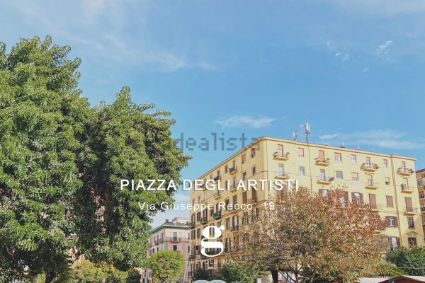 locale commerciale in vendita a Napoli in zona Arenella