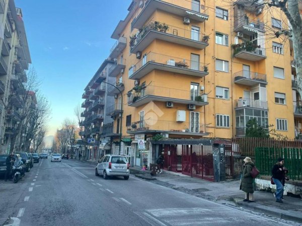 ufficio in vendita a Napoli in zona Vomero
