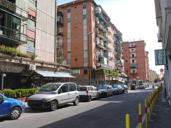 appartamento in vendita a Napoli in zona Fuorigrotta