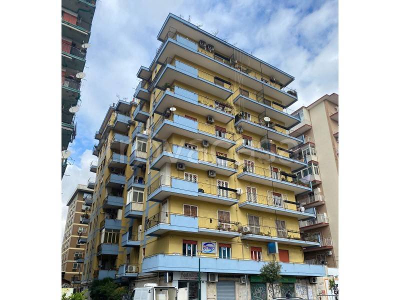 appartamento in vendita a Napoli in zona Fuorigrotta