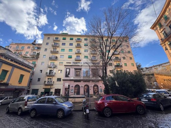 appartamento in vendita a Napoli in zona San Ferdinando