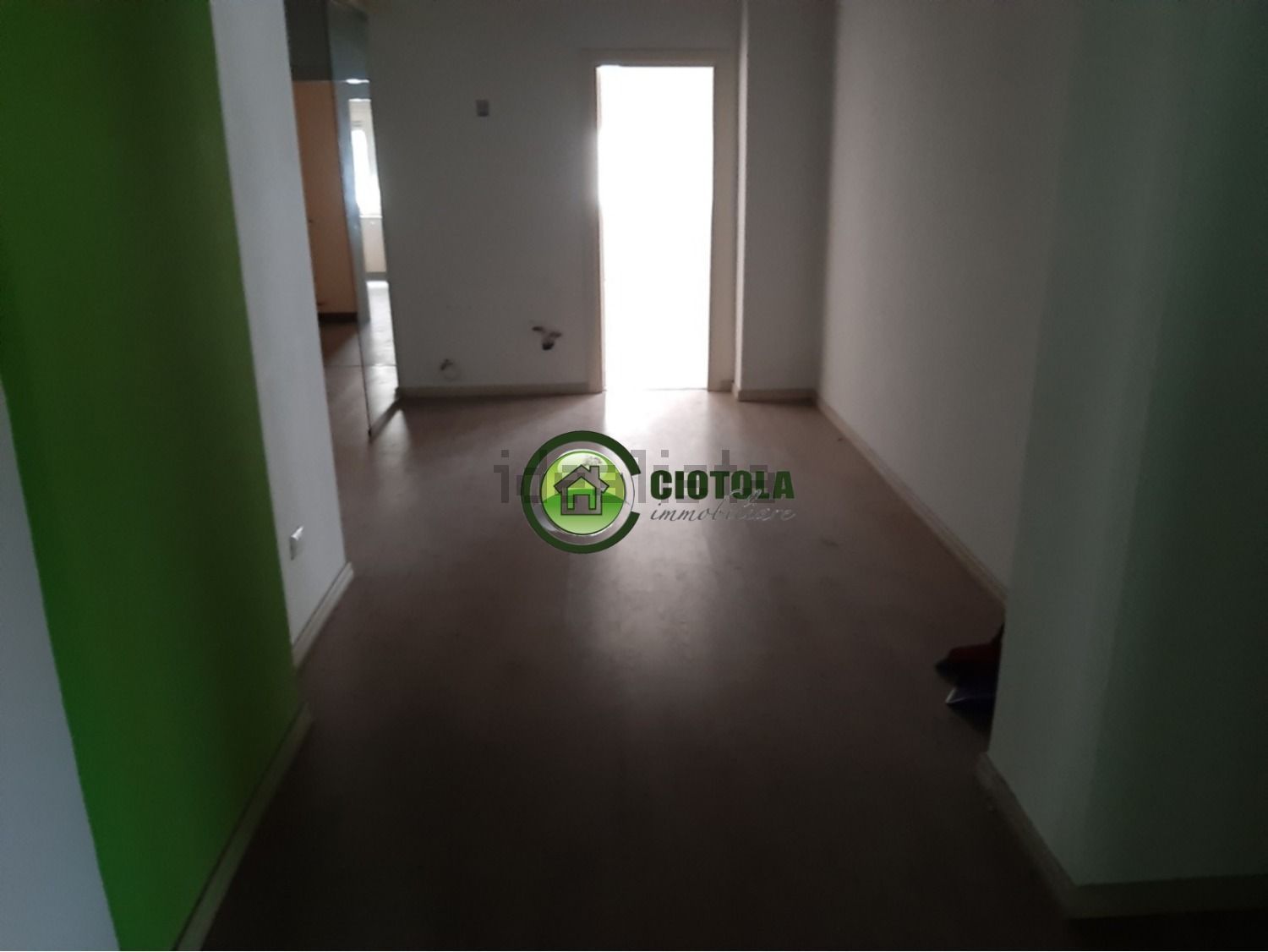 locale commerciale in vendita a Napoli in zona Soccavo