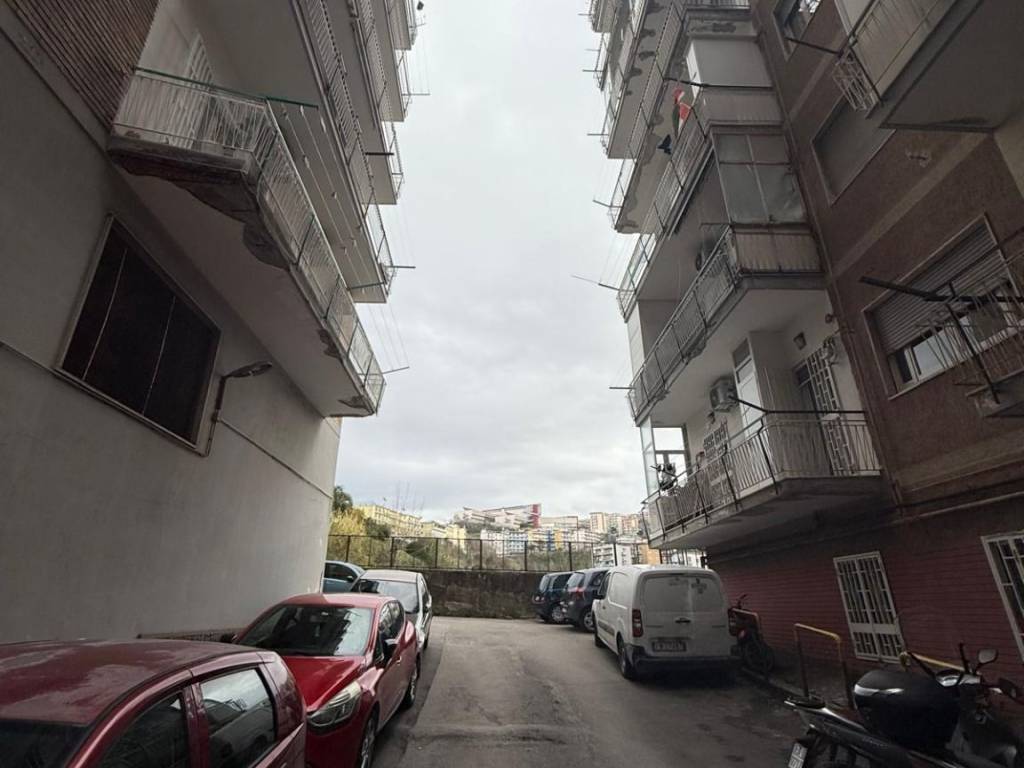 appartamento in vendita a Napoli in zona Bagnoli