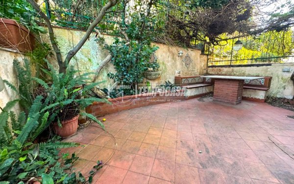 appartamento in vendita a Napoli in zona Bagnoli