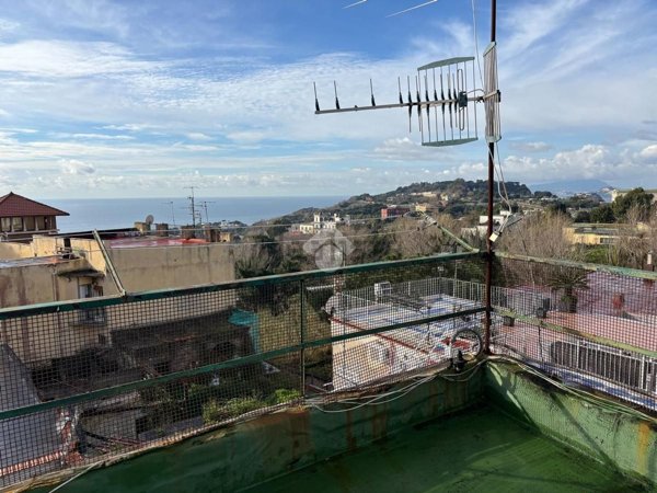 appartamento in vendita a Napoli in zona Posillipo