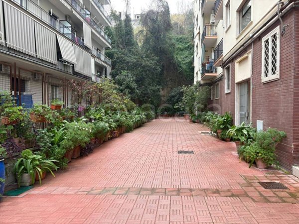 appartamento in vendita a Napoli in zona Fuorigrotta