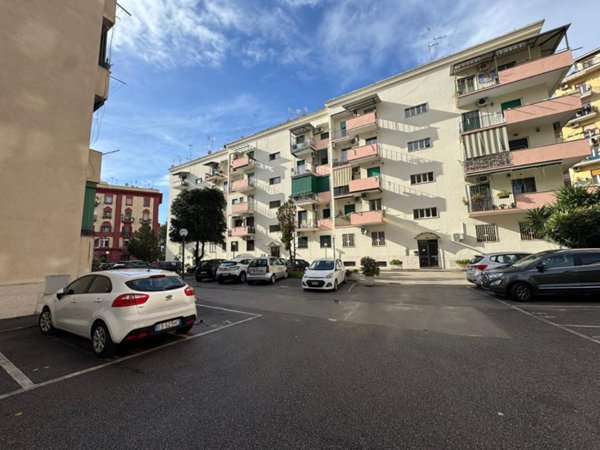 appartamento in vendita a Napoli in zona Fuorigrotta