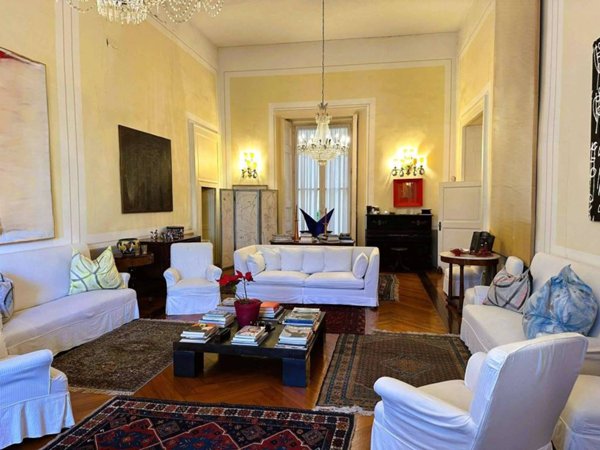 appartamento in vendita a Napoli in zona San Ferdinando