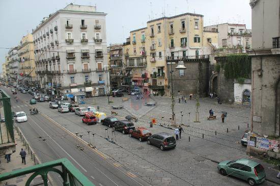 negozio in vendita a Napoli in zona Pendino / San Giuseppe
