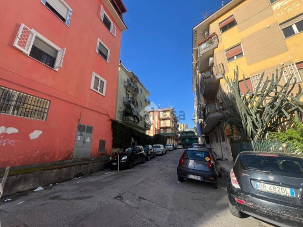 locale di sgombero in vendita a Napoli in zona Miano