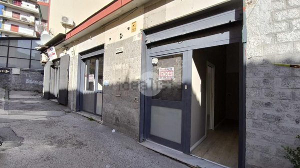 negozio in vendita a Napoli in zona Arenella