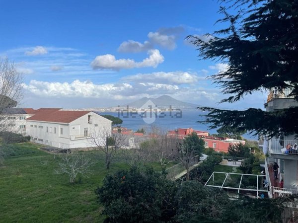 appartamento in vendita a Napoli in zona Posillipo