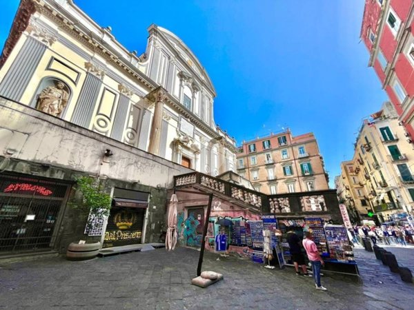 appartamento in vendita a Napoli in zona Pendino / San Giuseppe