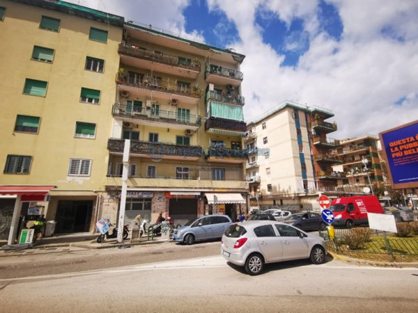 negozio in vendita a Napoli in zona Soccavo