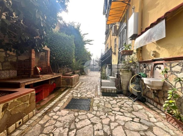 appartamento in vendita a Napoli in zona Posillipo