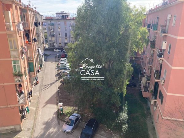 appartamento in vendita a Napoli in zona Barra