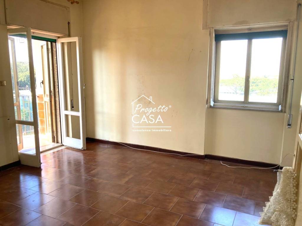 appartamento in vendita a Napoli in zona Barra