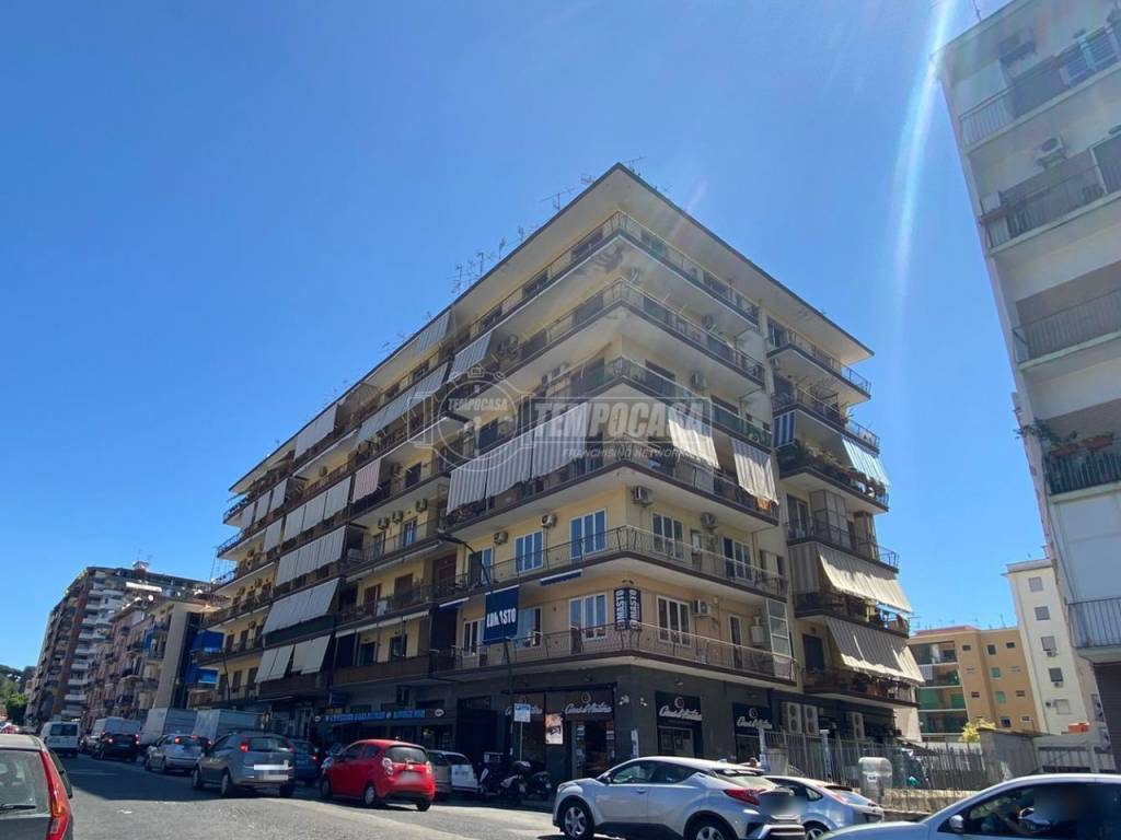 appartamento in vendita a Napoli in zona Fuorigrotta