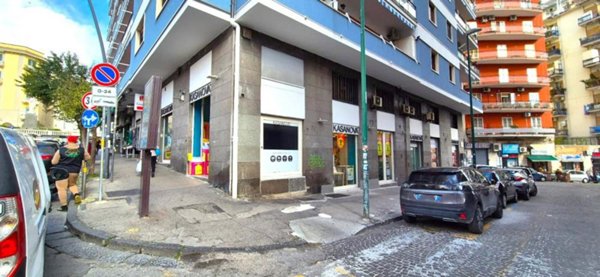 ufficio in vendita a Napoli in zona Arenella