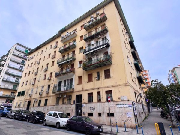 appartamento in vendita a Napoli in zona Arenella