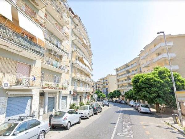 negozio in vendita a Napoli in zona Arenella