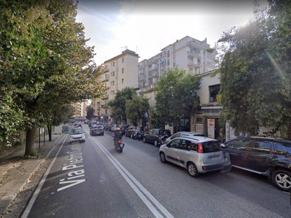 negozio in vendita a Napoli in zona Arenella