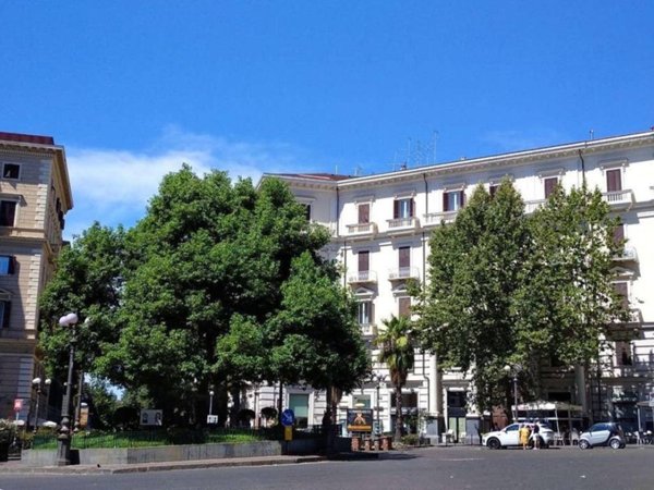 negozio in vendita a Napoli in zona Vomero