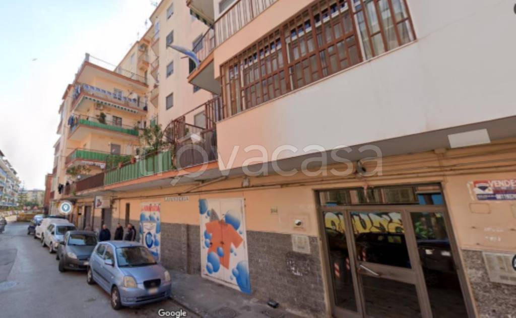 appartamento in vendita a Napoli in zona Bagnoli
